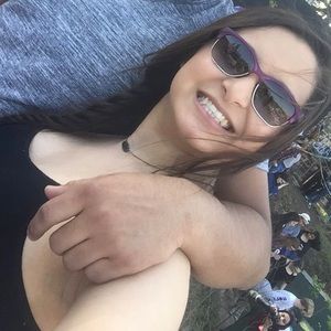 Meet your Posher, Alexia